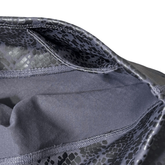 Fabletics Snake Printed Powerhold Crop Leggings - Gray/Black - Size S (4-6) NWT! - Picture 6 of 8